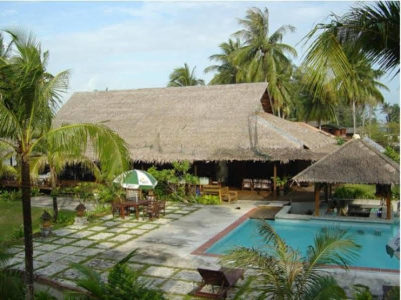 D'Coconut Island Resort Besar Island  Exterior photo